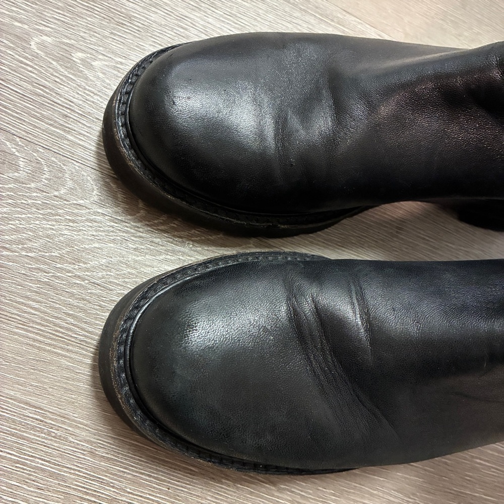 Stuart Weitzman Chelsea slip on leather boots size 8.5 - Picture 4 of 11